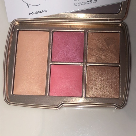 Hourglass Ambient Lighting Edit Universe Unlocked 5 Pan Face Palette 9.6g NIB - Picture 11 of 16
